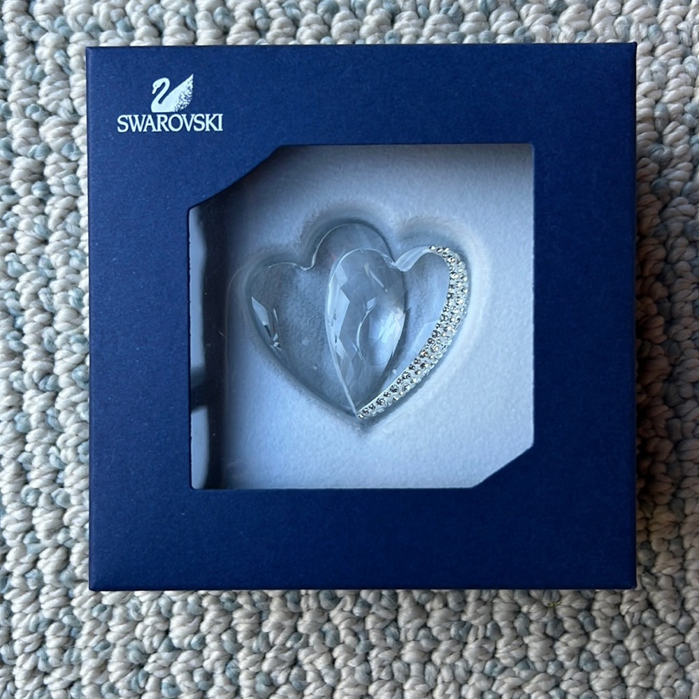 Swarovski Crystal Heart Figurine Ornament NWB and certificate